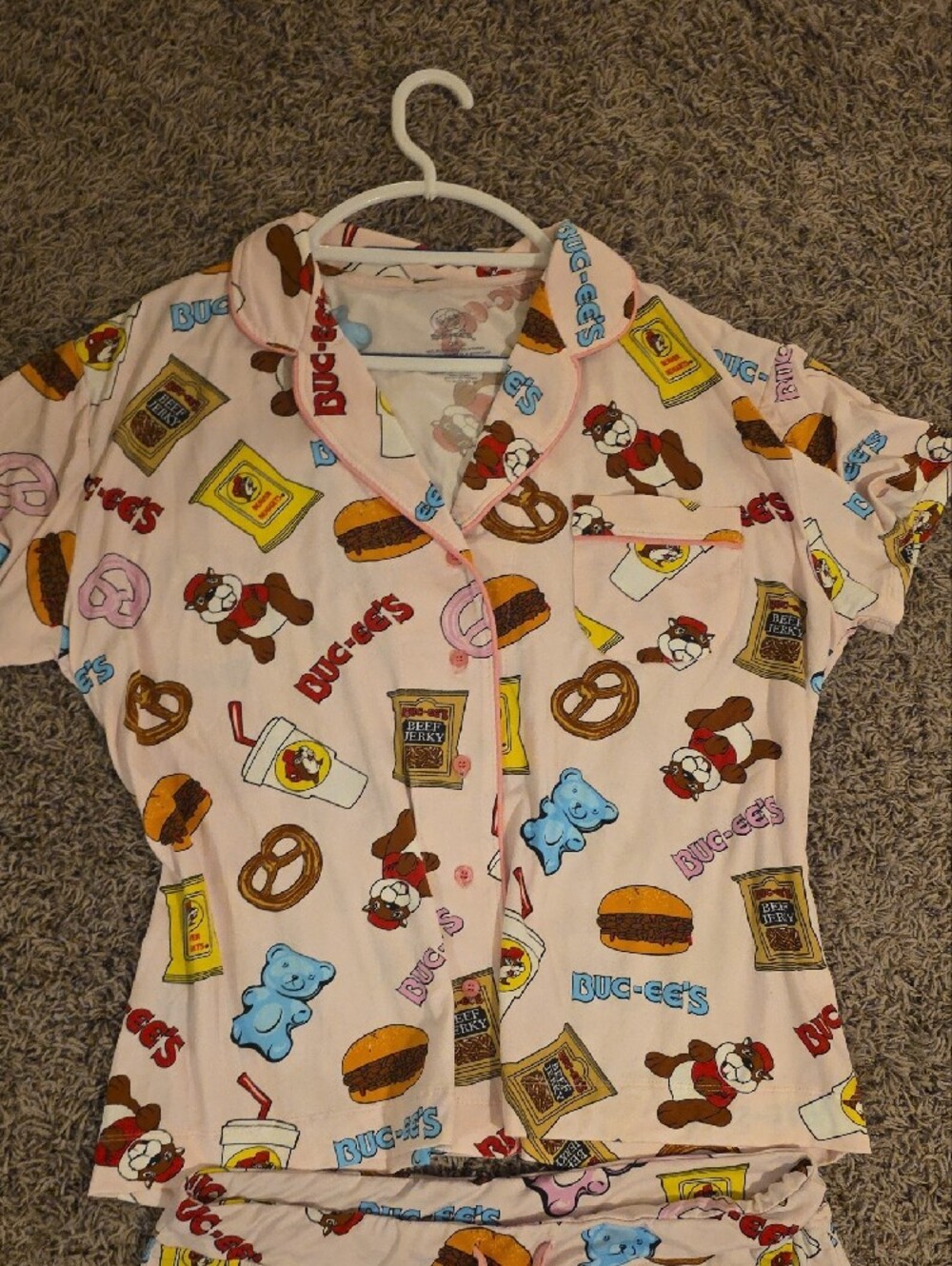 Matching Buc-ees Pj Set. - Picture 2 of 6